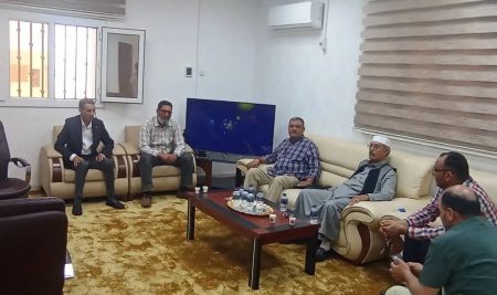 اجتماع رئيس الجامعة مع جمعية الوادي لمساعدة مرضى الاورام